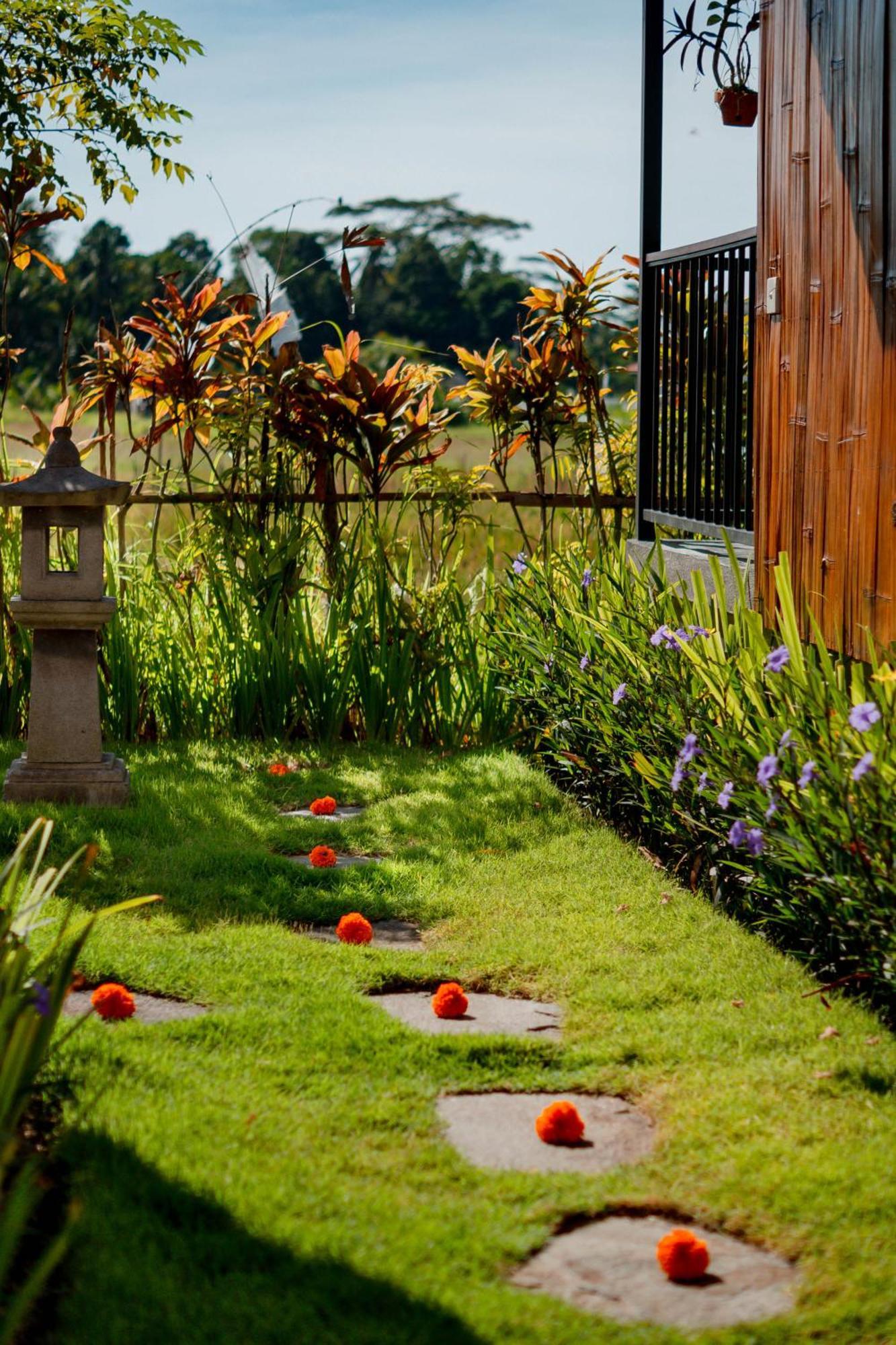 Nila Chandra Bungalows Ubud  Exterior photo